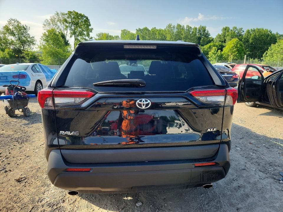 2024 TOYOTA RAV4 XLE 6