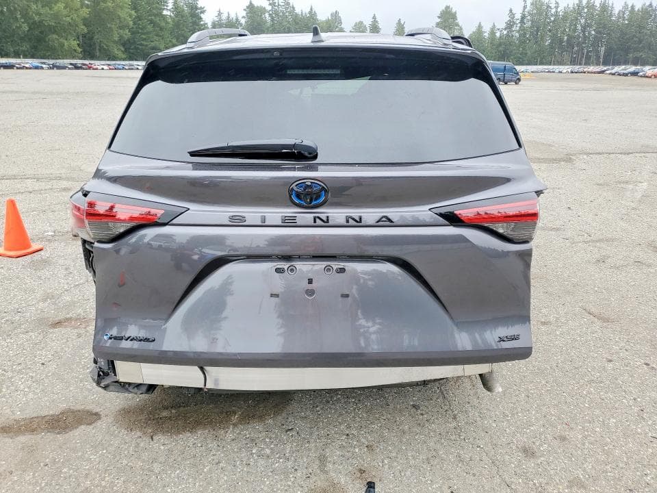 2025 TOYOTA SIENNA XSE 7-PASSENGER 6