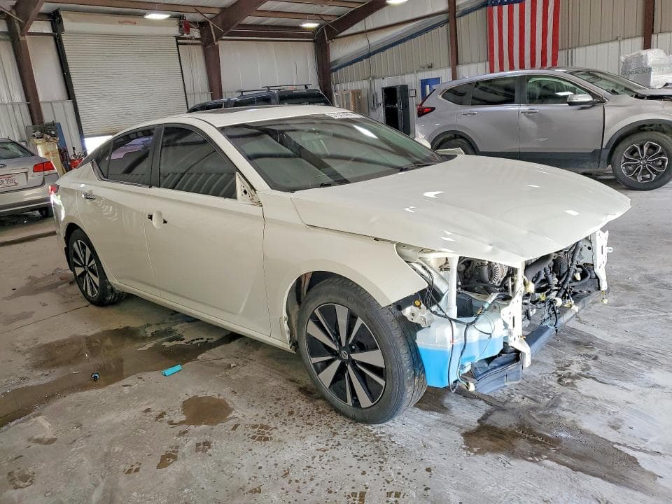 2022 NISSAN ALTIMA SV 4