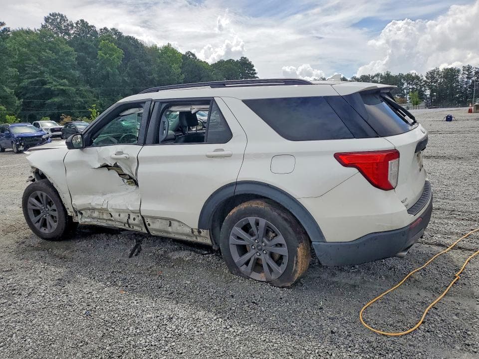 2022 FORD EXPLORER XLT 2