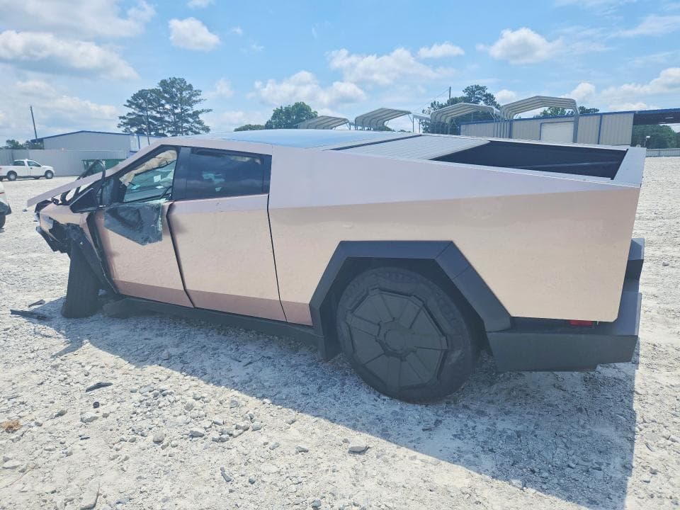 2024 TESLA CYBERTRUCK 2