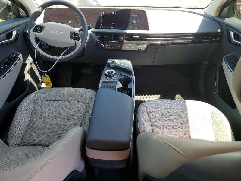 2023 KIA EV6 WIND 8