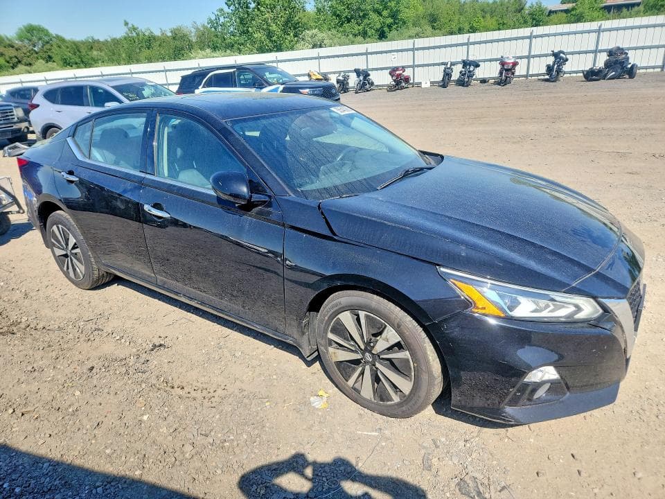 2019 NISSAN ALTIMA SV 4