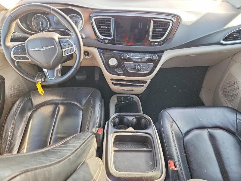 2017 CHRYSLER PACIFICA TOURING L 8