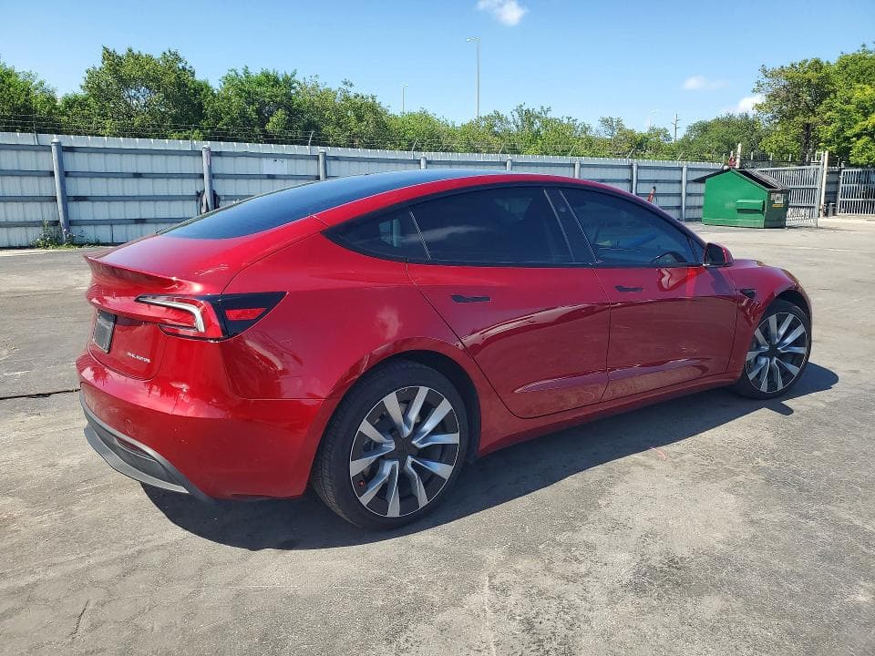 2025 TESLA MODEL 3 3