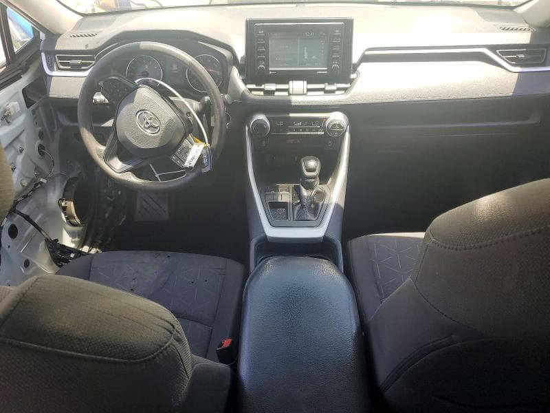 2021 TOYOTA RAV4 XLE 8