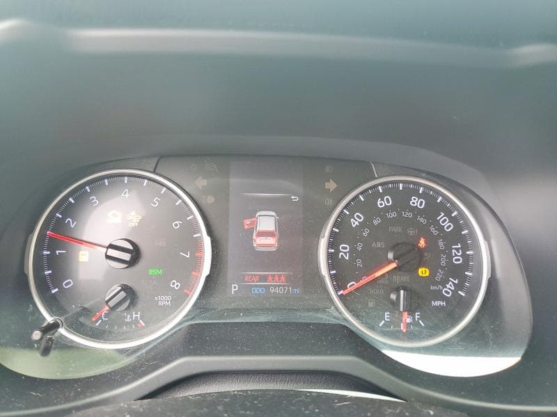 2019 TOYOTA RAV4 XLE 9