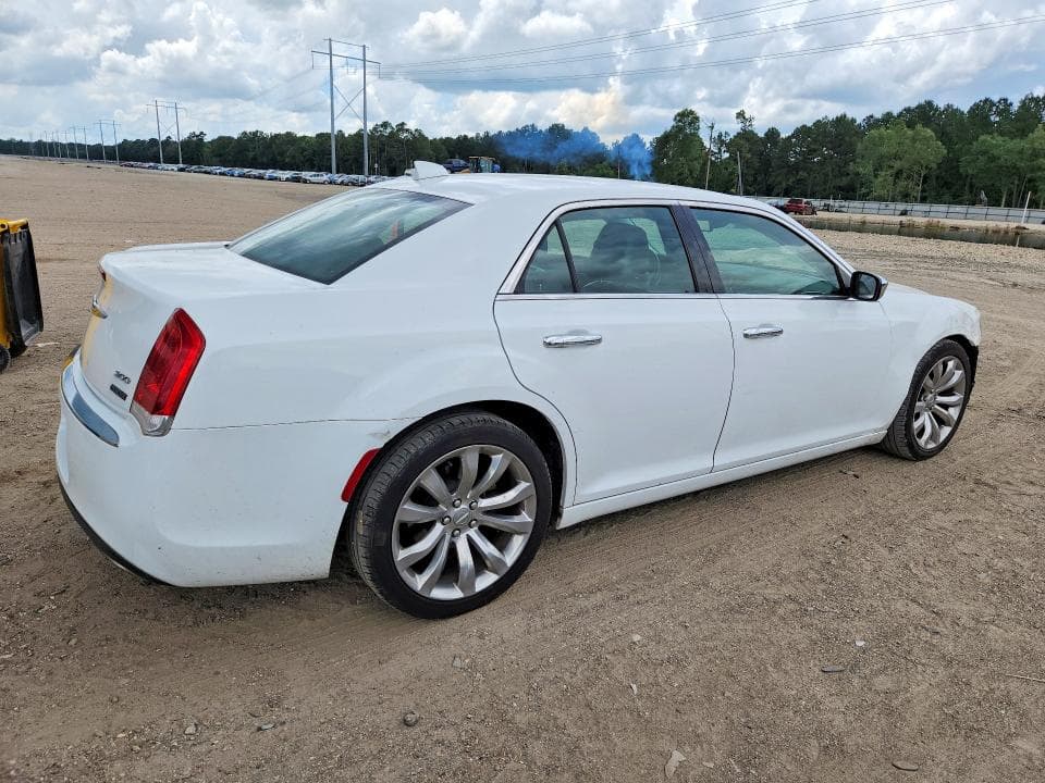 2018 CHRYSLER 300 LIMITED 3
