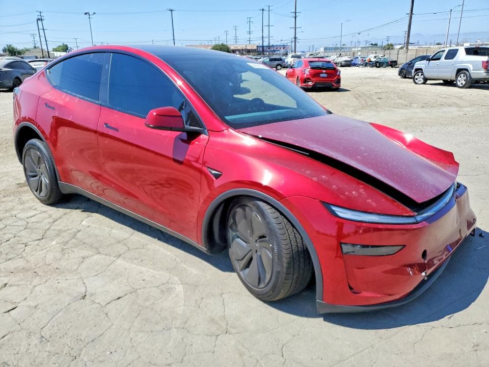 2026 TESLA MODEL Y 4