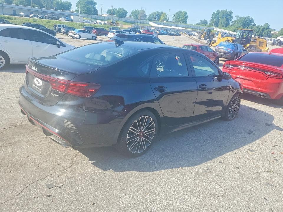 2023 KIA FORTE GT 3