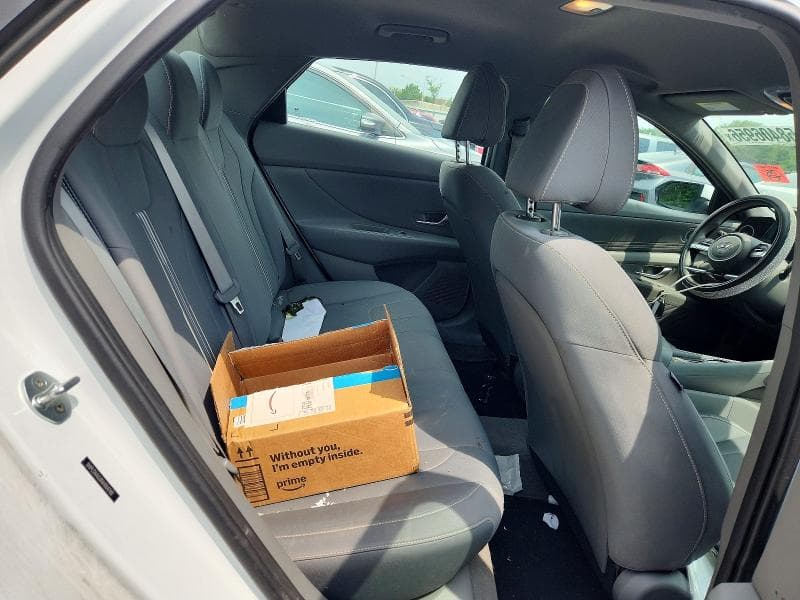 2022 HYUNDAI ELANTRA SEL 10