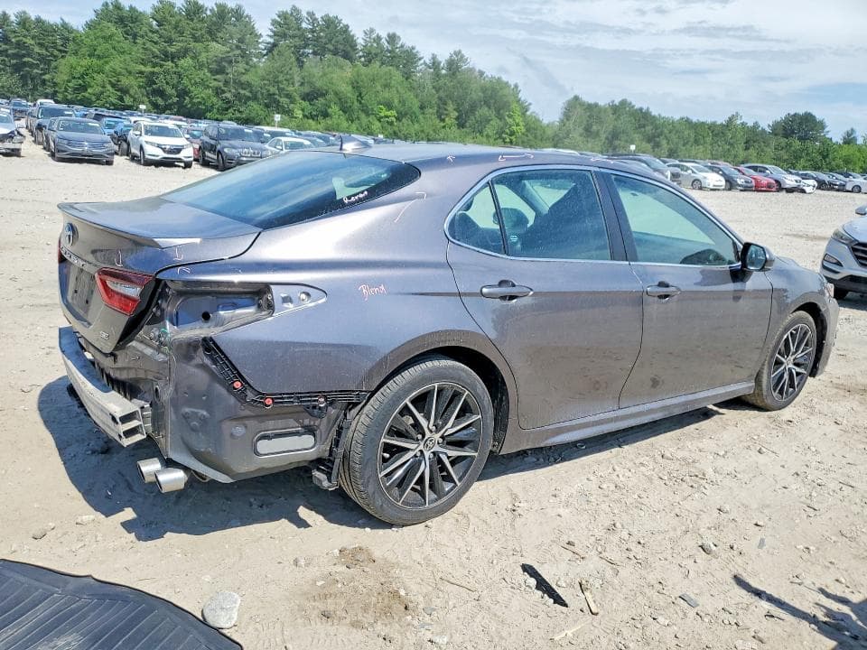 2021 TOYOTA CAMRY SE 3