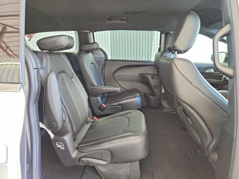 2026 CHRYSLER PACIFICA SELECT 11