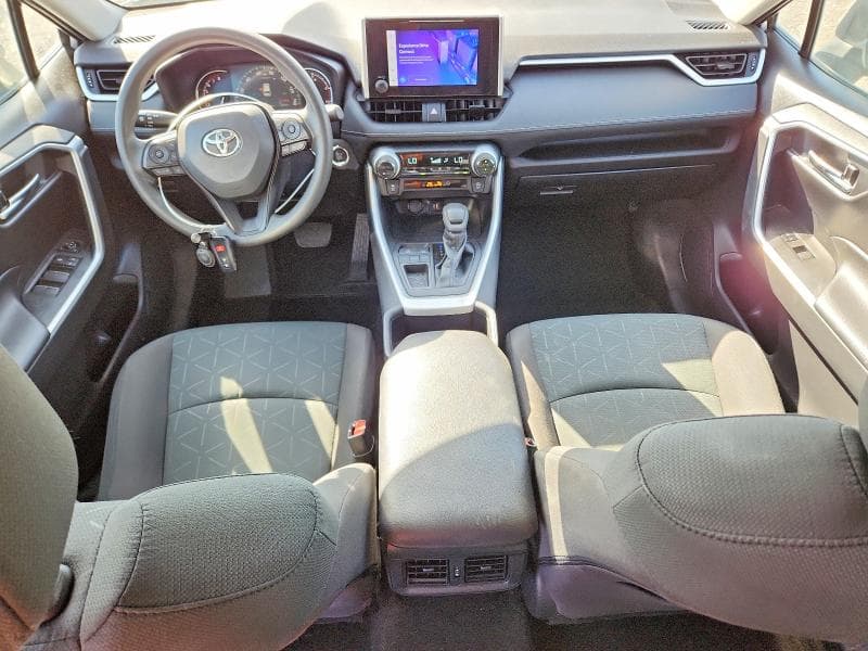 2024 TOYOTA RAV4 XLE 8