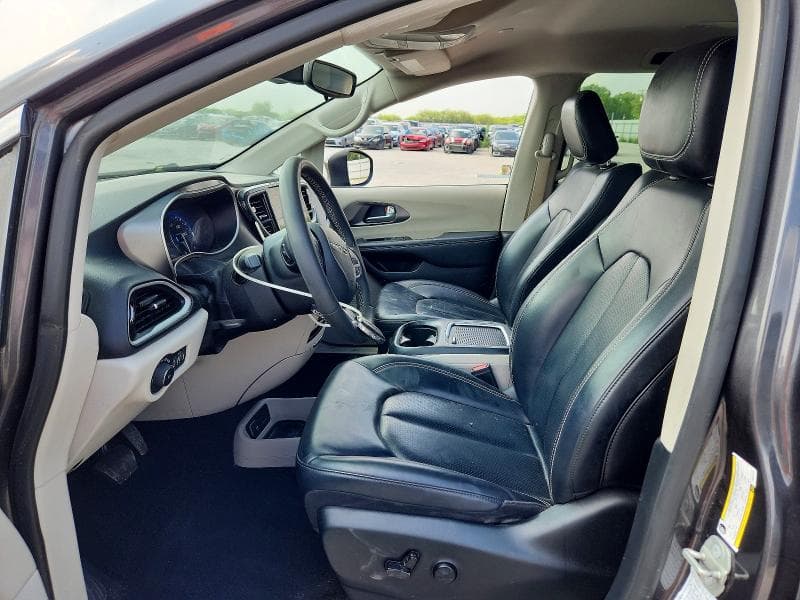 2023 CHRYSLER PACIFICA TOURING L 7