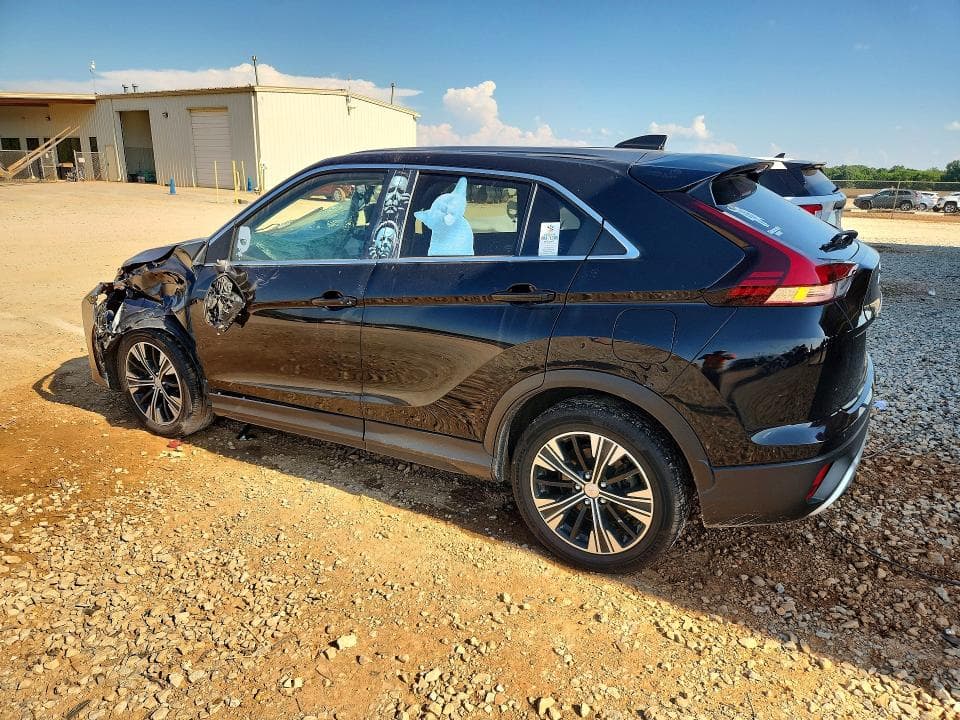 2022 MITSUBISHI ECLIPSE CROSS SE 2