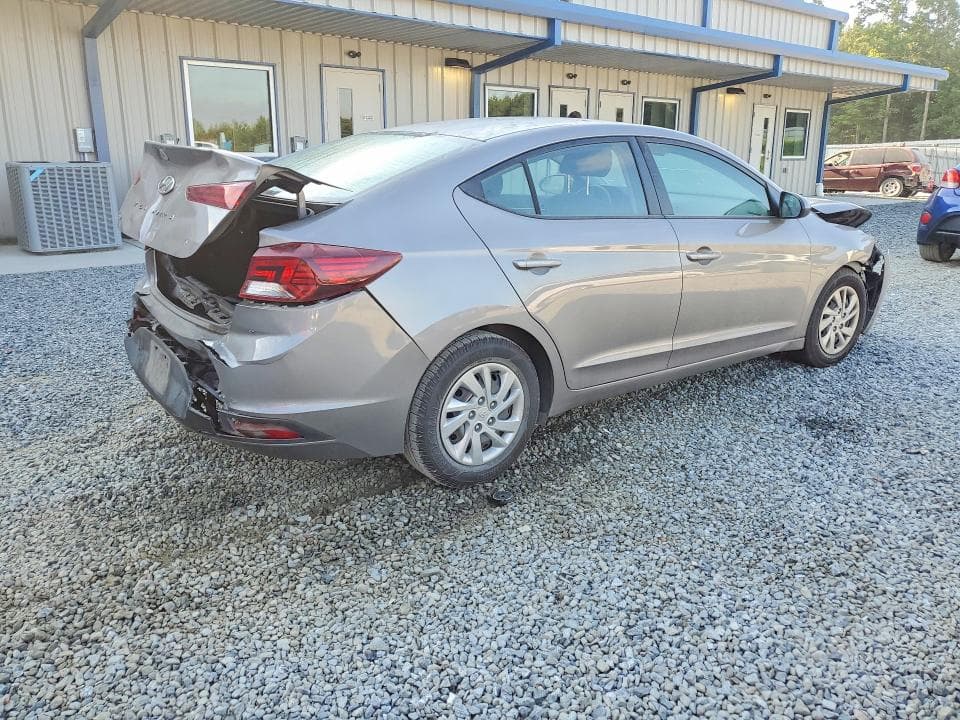 2020 HYUNDAI ELANTRA SE 3