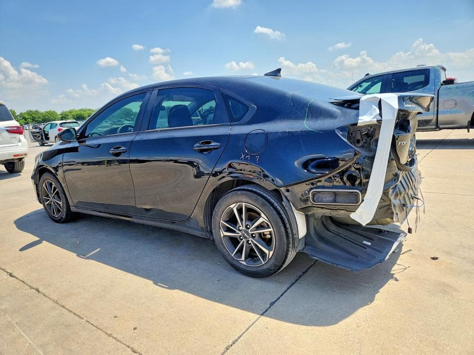2023 KIA FORTE LXS 2