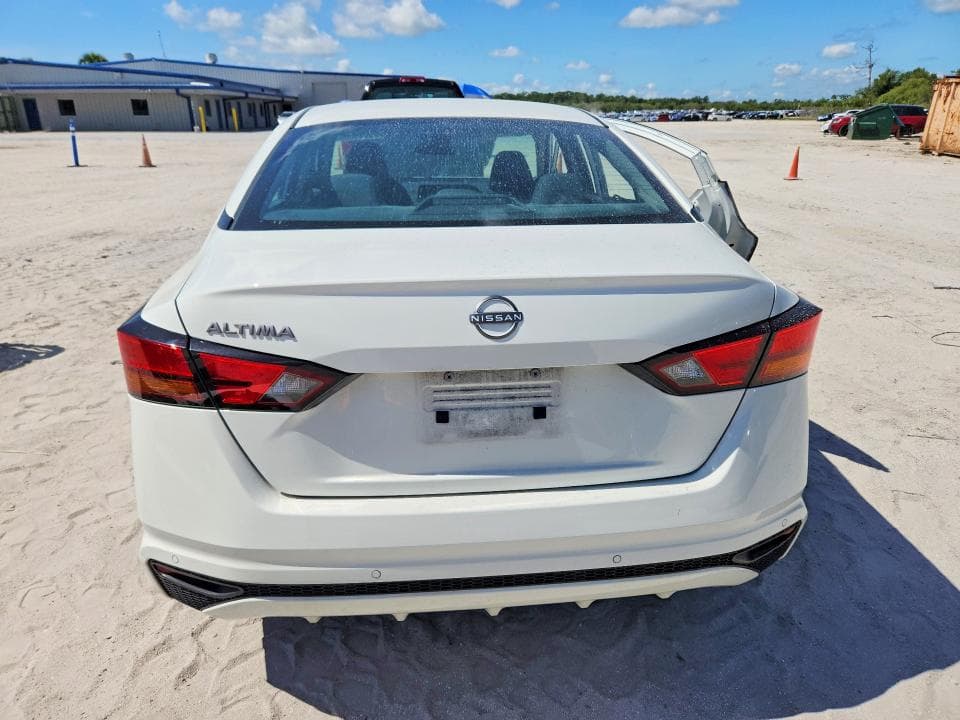 2024 NISSAN ALTIMA 4 D 6