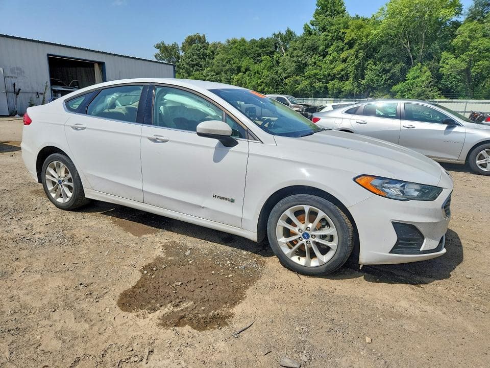 2019 FORD FUSION SE 4