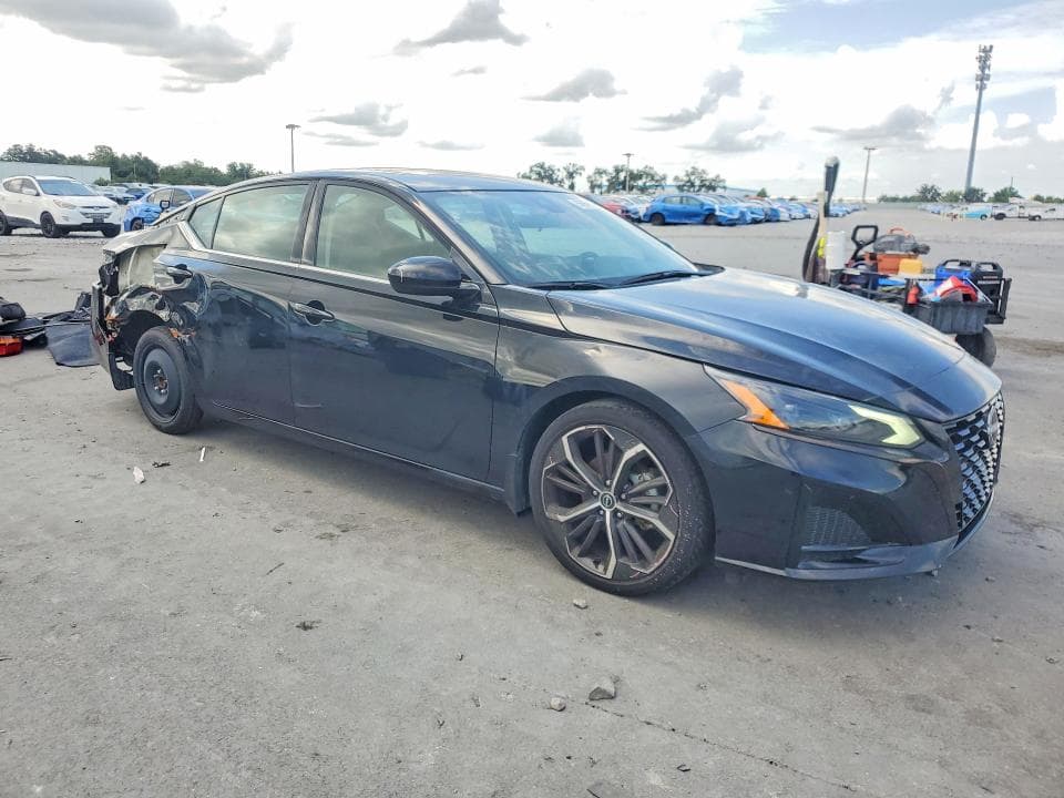 2024 NISSAN ALTIMA SR 4