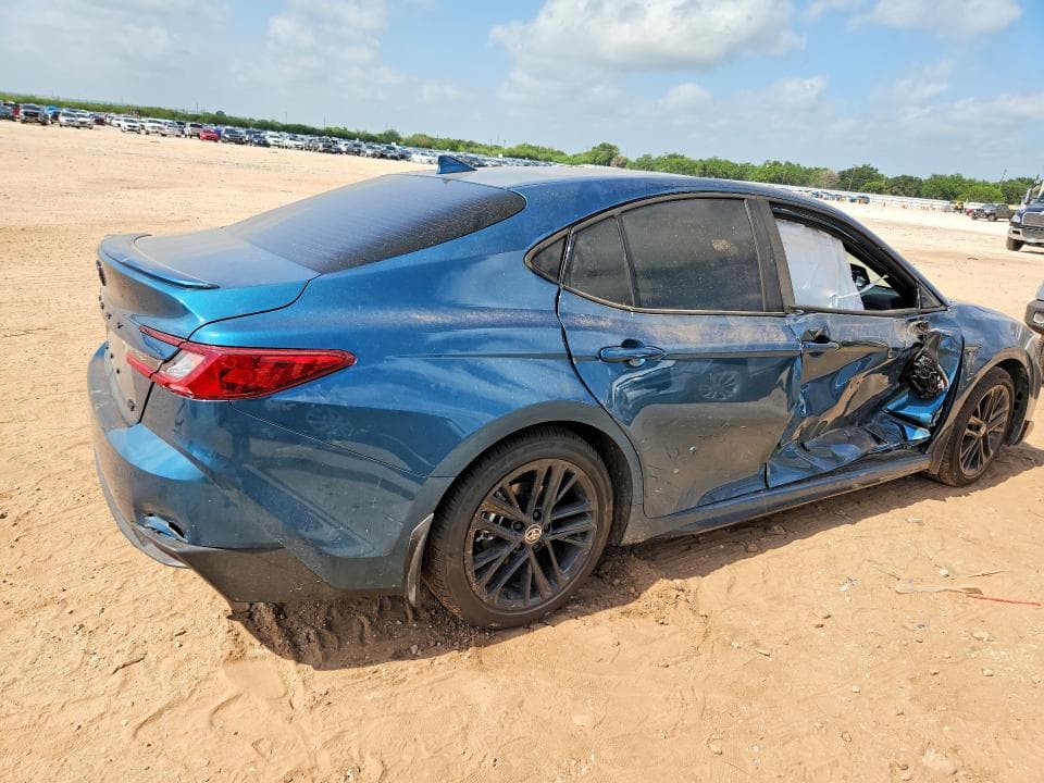 2026 TOYOTA CAMRY SE 3