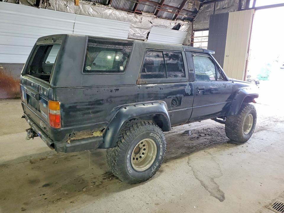 1986 TOYOTA 4RUNNER RN60 3