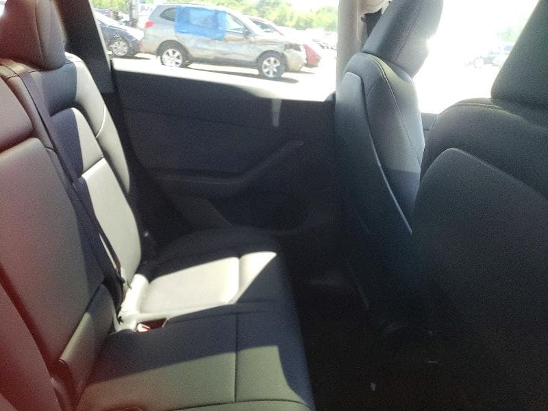 2025 TESLA MODEL Y 10