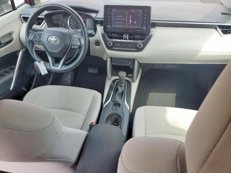 2022 TOYOTA COROLLA CROSS LE 8