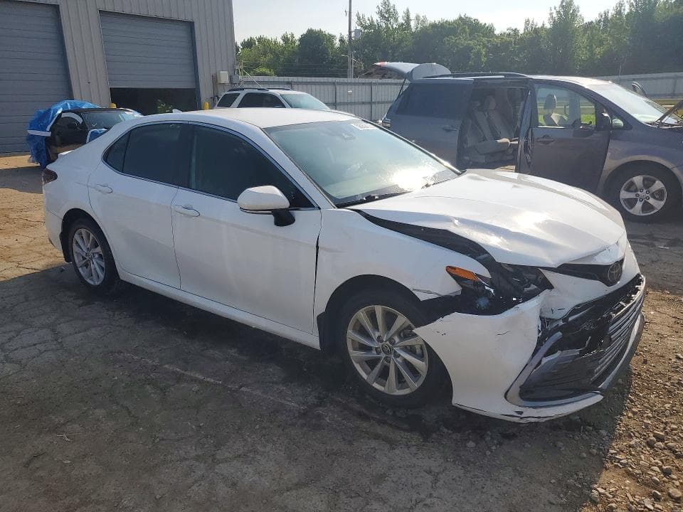2023 TOYOTA CAMRY LE 4