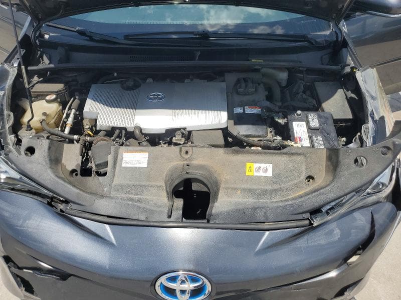 2017 TOYOTA PRIUS THREE 11