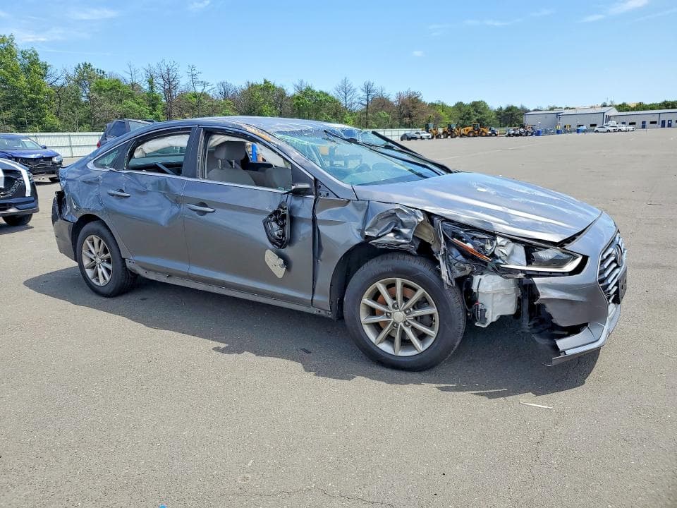 2018 HYUNDAI SONATA SE 4