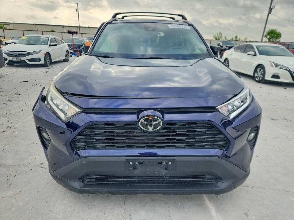 2019 TOYOTA RAV4 XLE 5