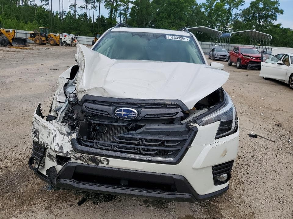 2023 SUBARU FORESTER LIMITED 5