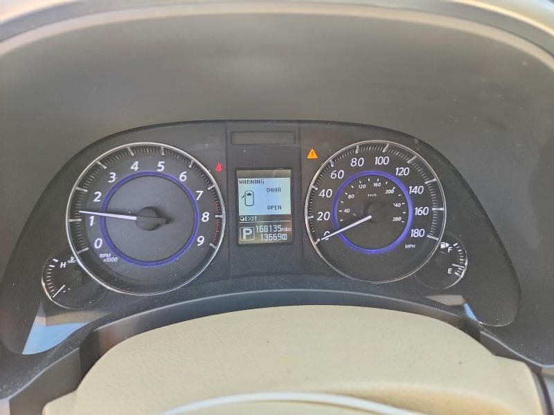 2017 INFINITI QX70 BASE 9