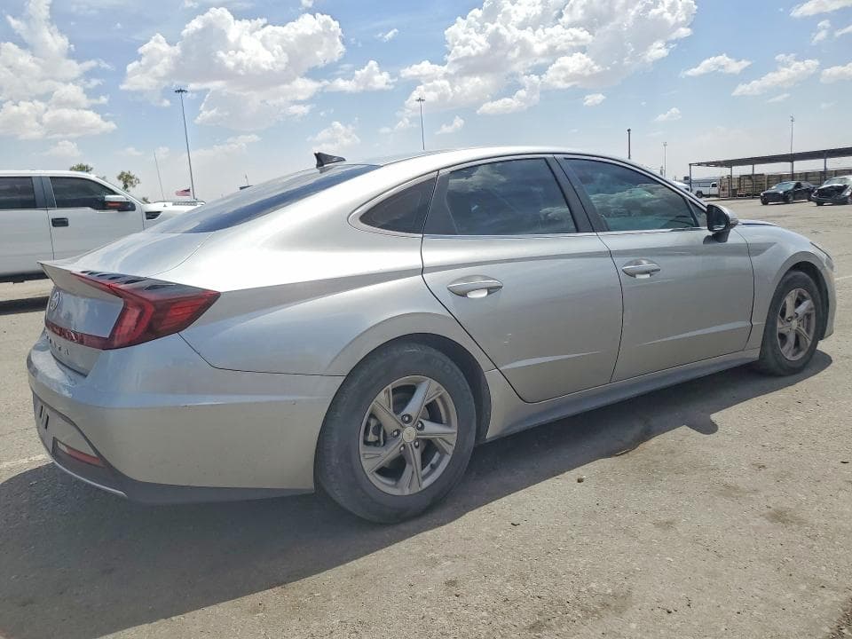 2022 HYUNDAI SONATA SE 3