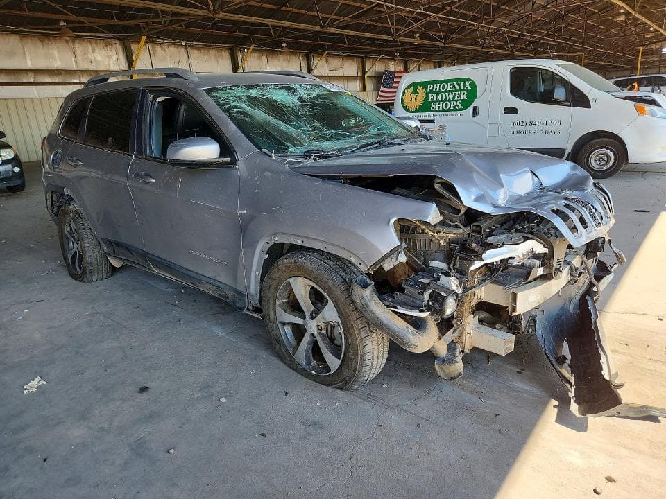 2019 JEEP CHEROKEE LIMITED 4