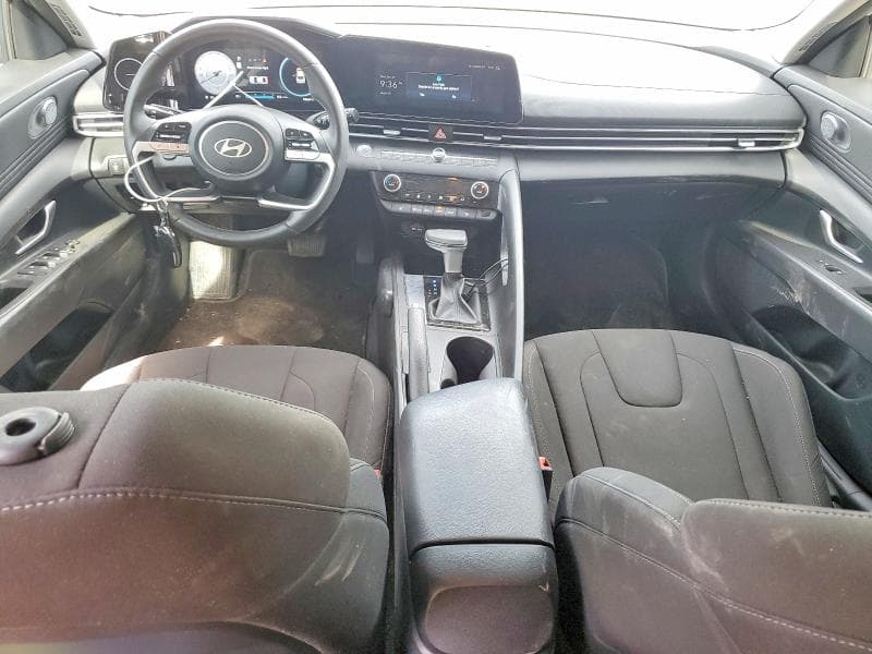 2024 HYUNDAI ELANTRA SEL 8