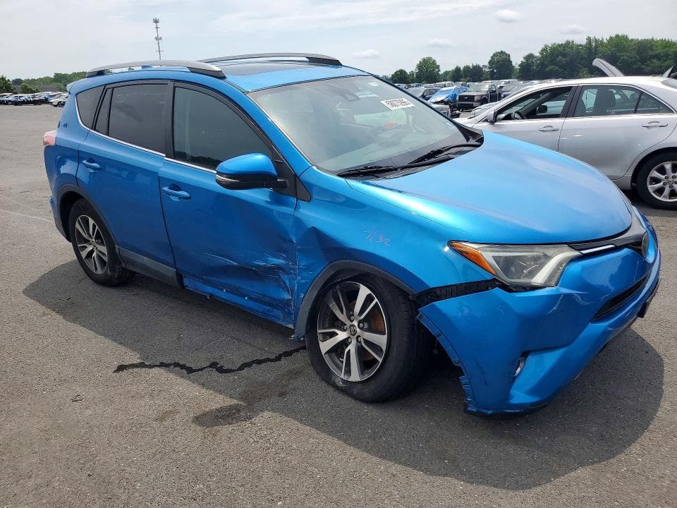 2018 TOYOTA RAV4 XLE 4