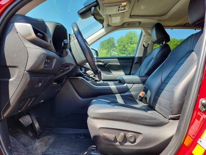 2023 TOYOTA HIGHLANDER XLE 7