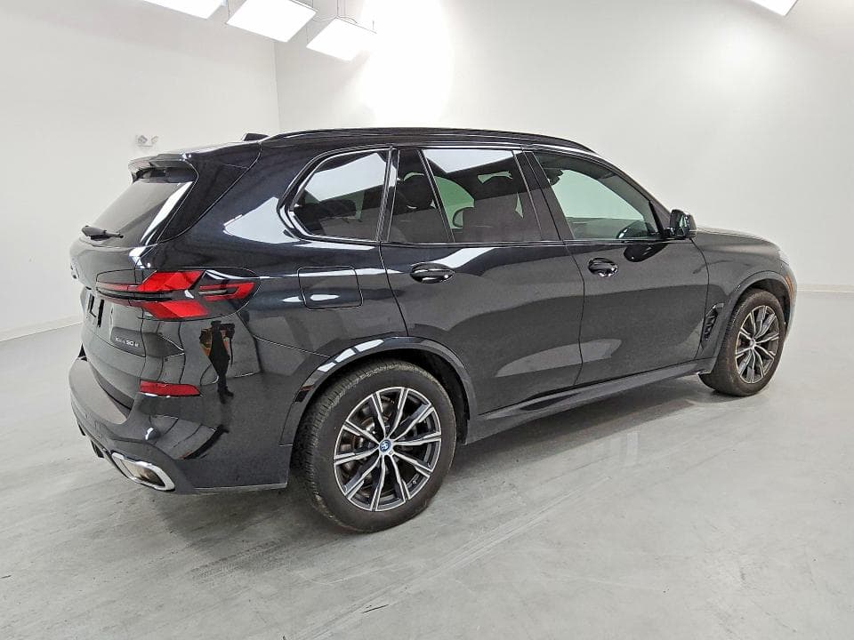 2025 BMW X5 XDRIVE50E 3
