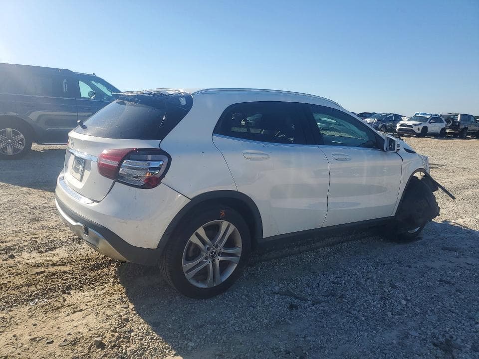 2020 MERCEDES-BENZ GLA 250 3