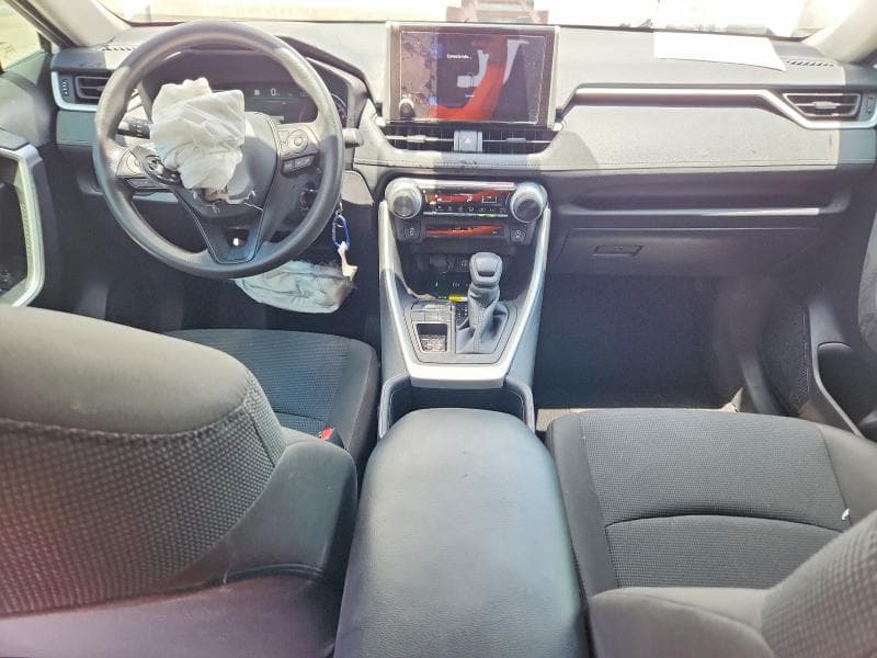 2025 TOYOTA RAV4 LE 8