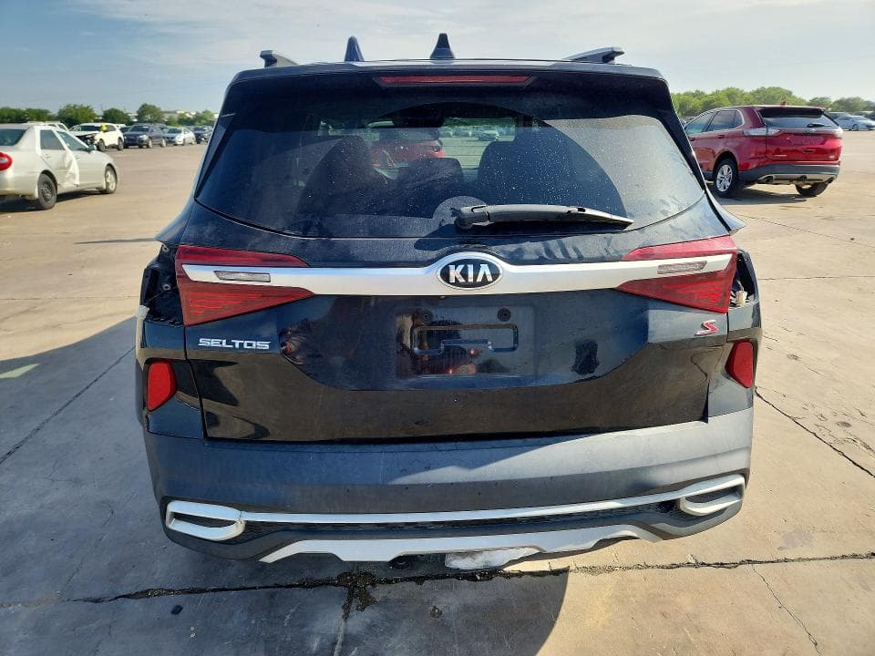 2021 KIA SELTOS S 6