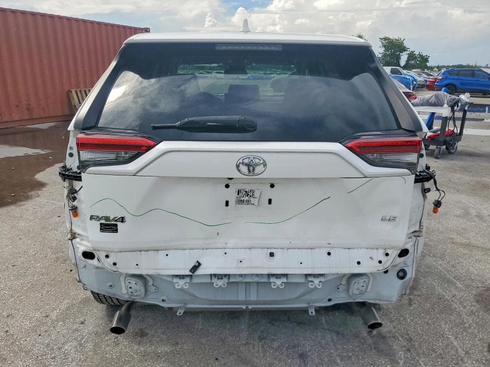 2020 TOYOTA RAV4 LE 6