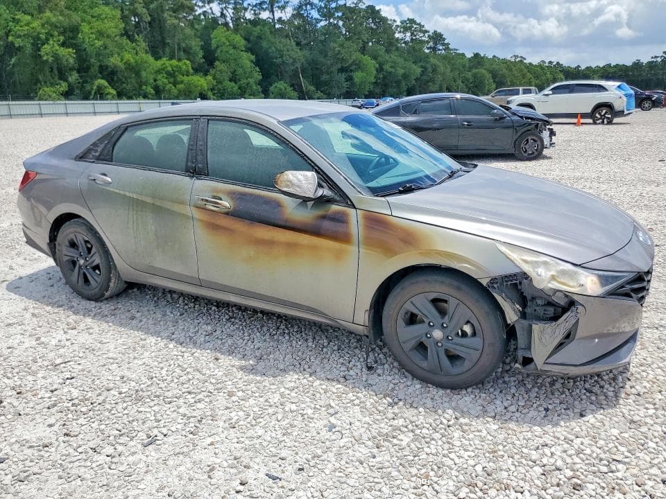 2023 HYUNDAI ELANTRA SEL 4