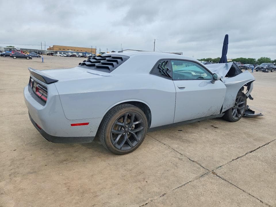 2022 DODGE CHALLENGER SXT 3