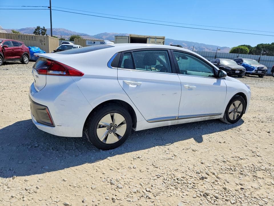 2022 HYUNDAI IONIQ SE 3