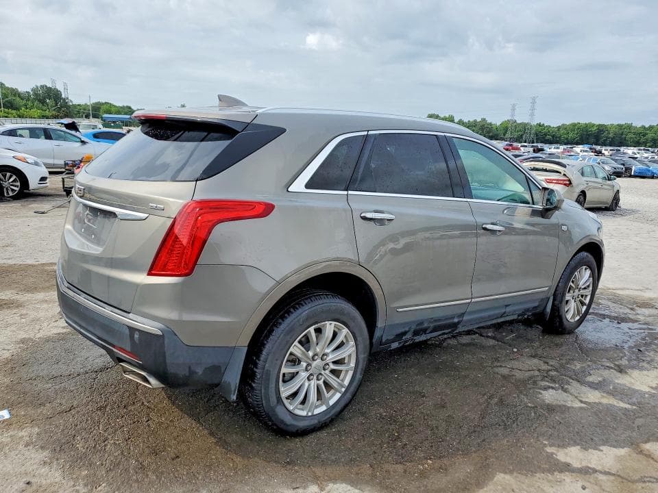 2017 CADILLAC XT5 3