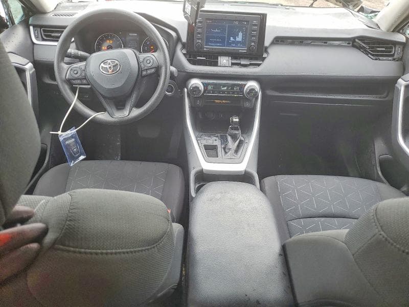 2021 TOYOTA RAV4 XLE 8
